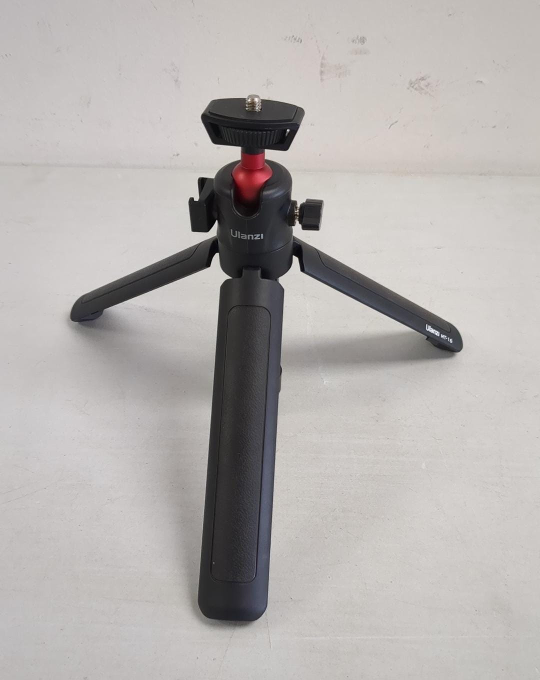 (excellent) ULANZI Extendable Tripod mt-16 & Led video light VL49 2000mAh