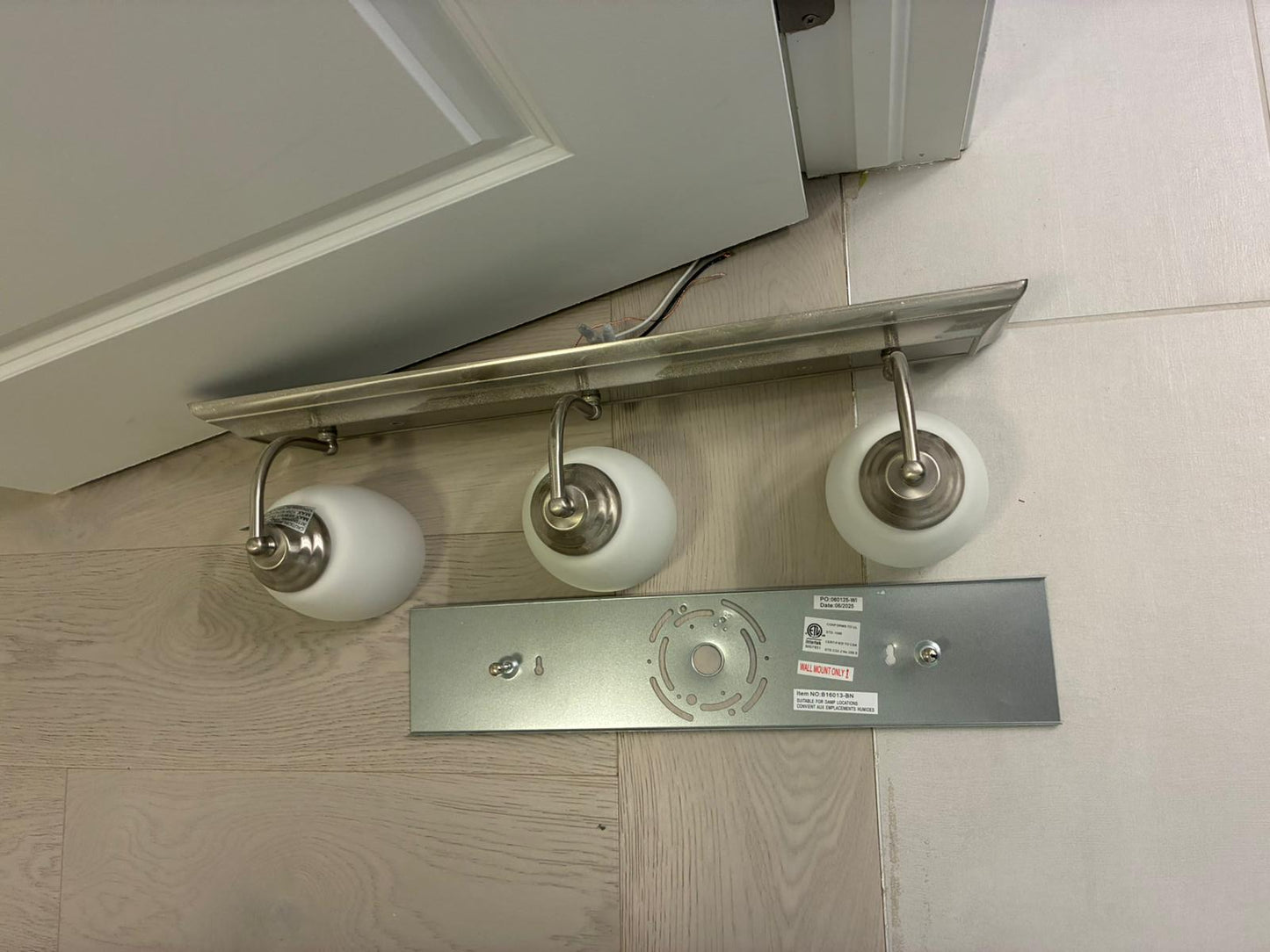 (New No Box) Galaxy Barclay 3-Light Bathroom Vanity Light – Brushed Nickel