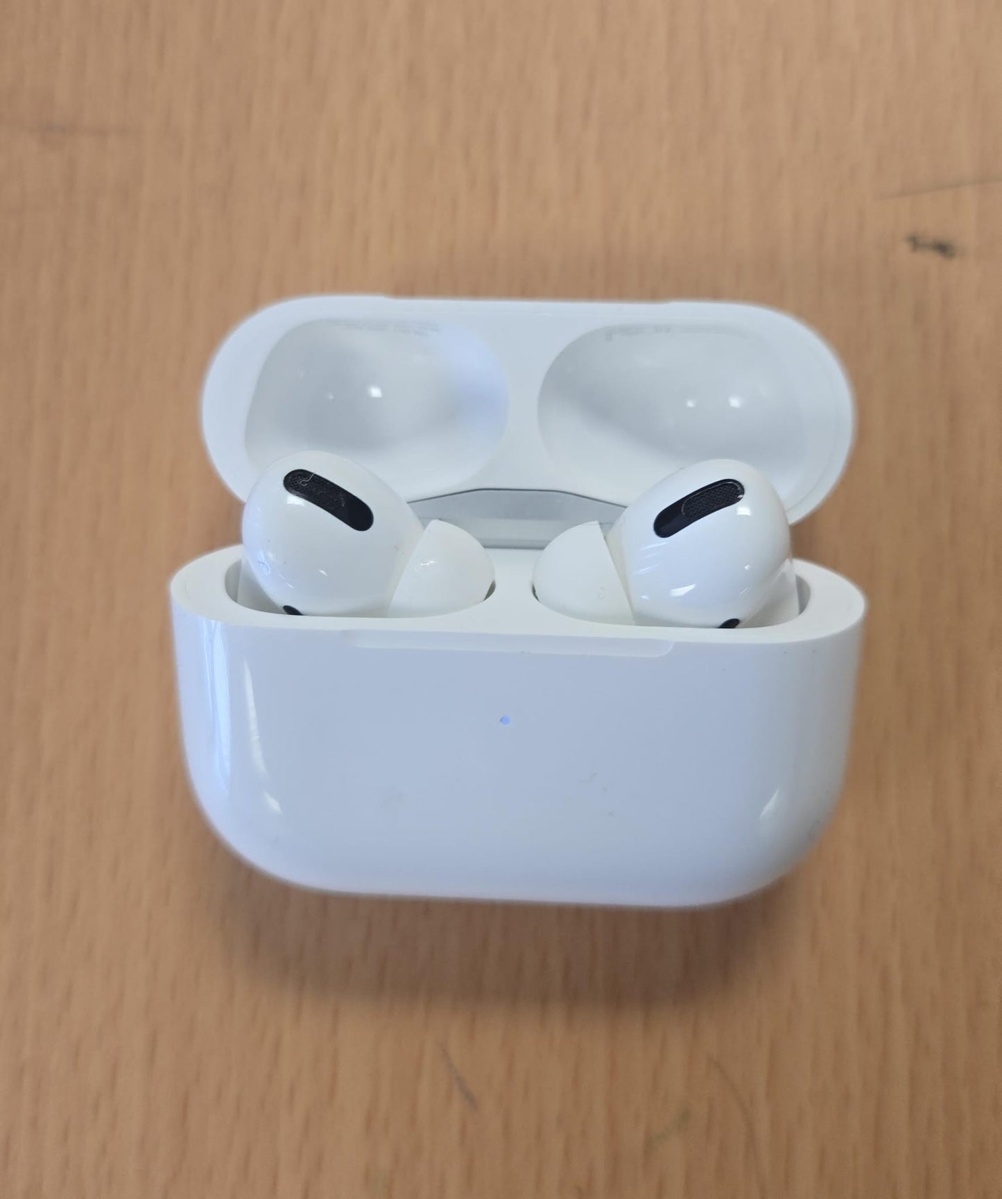 (Good) Apple AirPods Pro (1st Gen) - A2190 | Active Noise Cancellation • Wireless Charging Case •