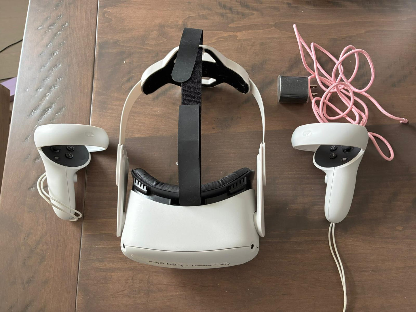 (Excellent) Oculus Meta Quest 2 128 GB with adjustable heads strap