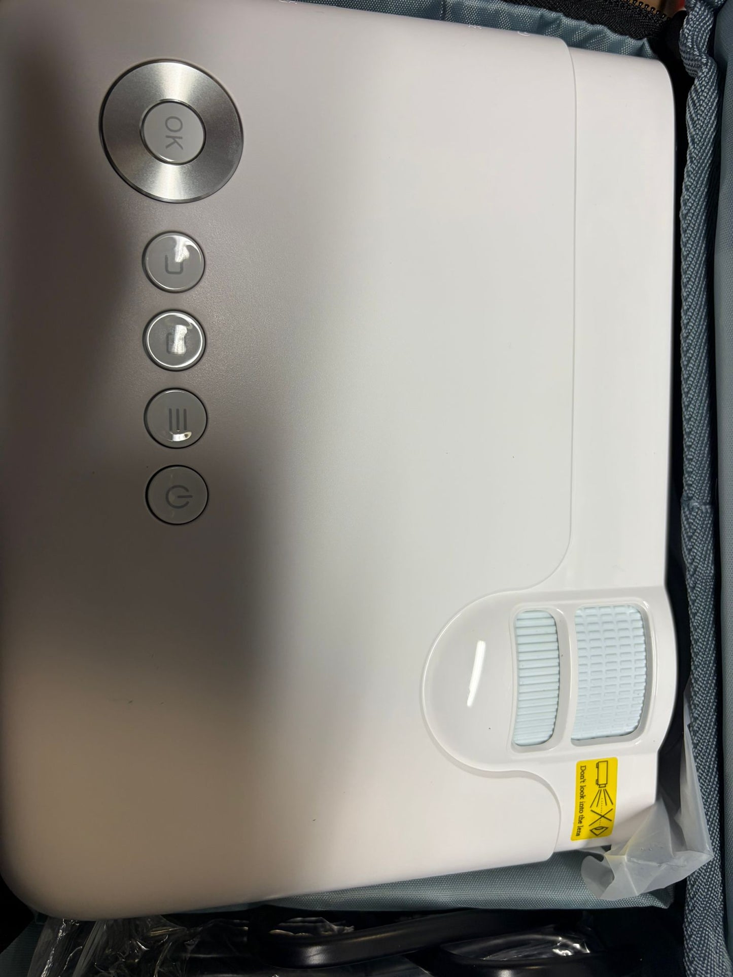 (Excellent) Vankyo Leisure 470W 720P Portable Projector with Wireless Connectivity, L 470W