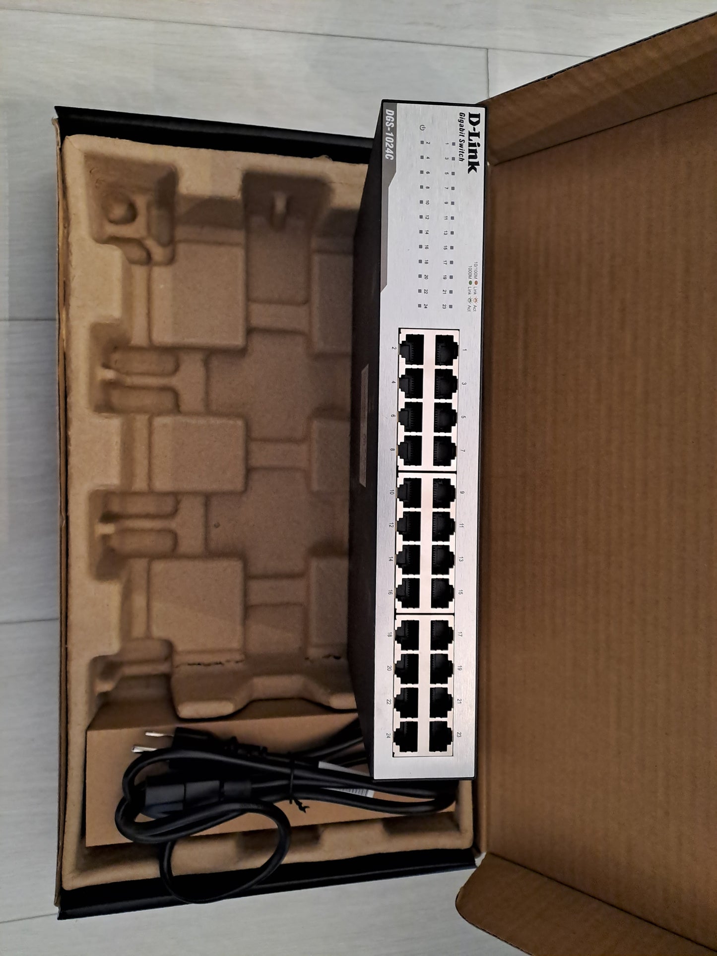 D-LINK DGS-1024C 24 Port Gigabit Switch